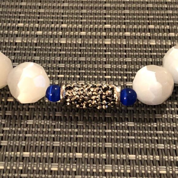 White Cat-Eye Silver Barrel Handmade Ankle Bracelet - Picture 5 of 7